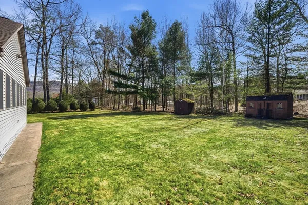 $499,900 | 11 Laurel Drive, Easthampton, MA 01027