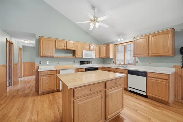 $499,900 | 11 Laurel Drive, Easthampton, MA 01027