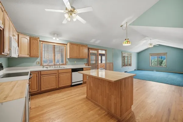 $499,900 | 11 Laurel Drive, Easthampton, MA 01027