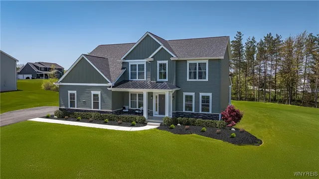 $838,500 | 71 Woodthrush Trail, Orchard Park, NY 14127