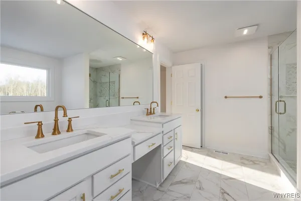 $838,500 | 71 Woodthrush Trail, Orchard Park, NY 14127