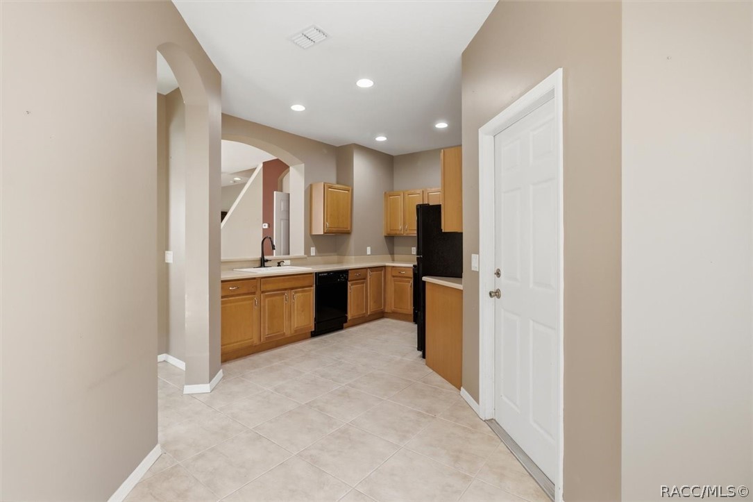1668 West Spring Meadow Loop Lecanto, FL 34461 - Photo 8 of 56 Kitchen