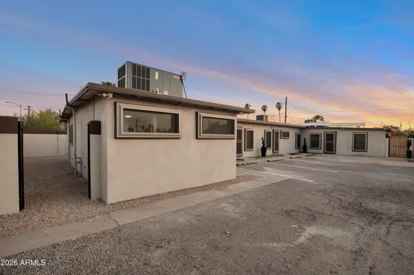 $895 | 1108 South 33rd Avenue, Unit 2, Phoenix, AZ 85009