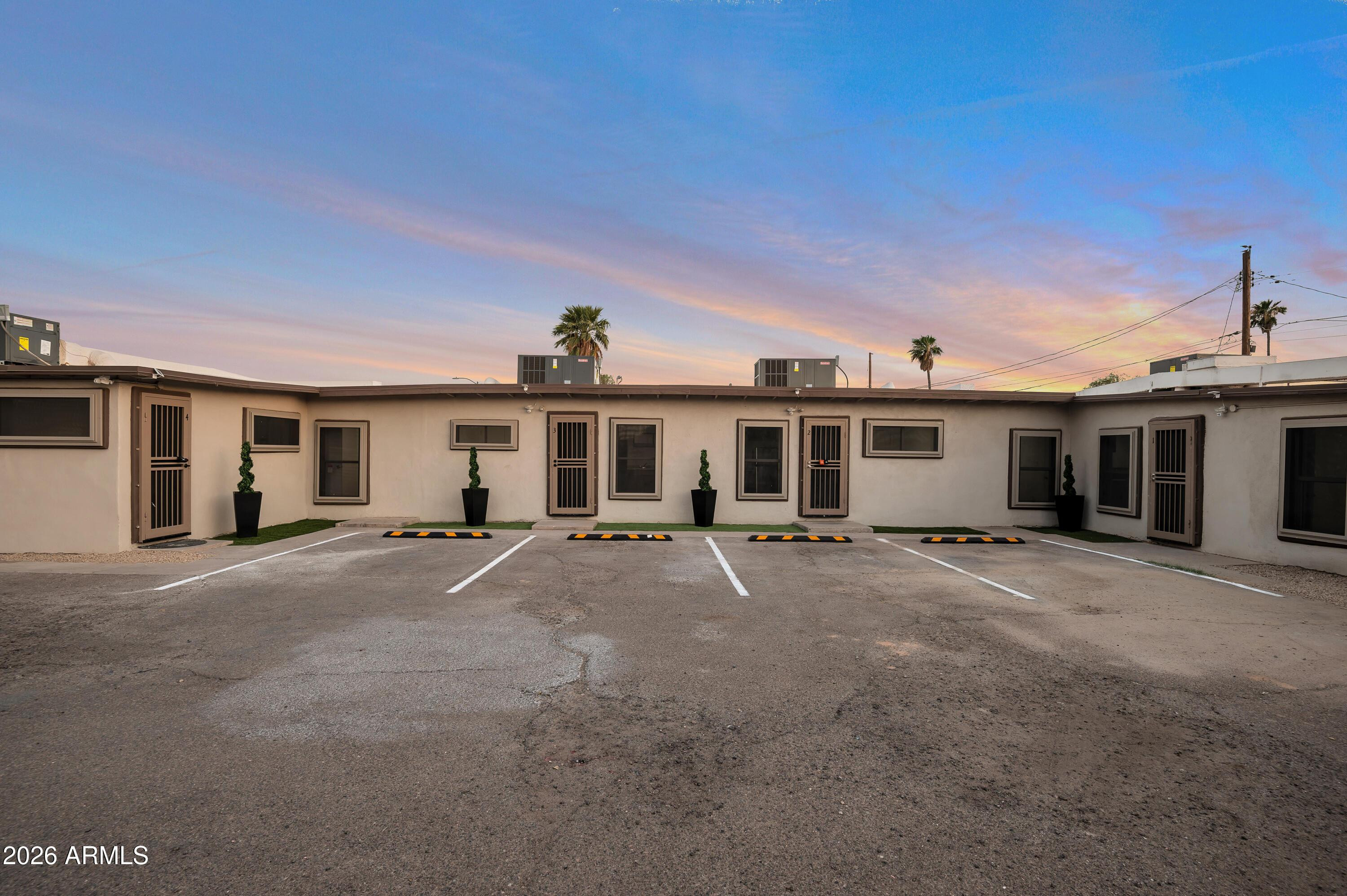 1108 South 33rd Avenue, Unit 2 Phoenix, AZ 85009 - Photo 2 of 12 Photo #2