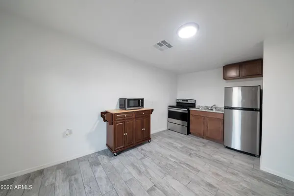 $895 | 1108 South 33rd Avenue, Unit 2, Phoenix, AZ 85009