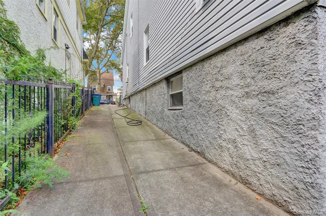 $899,999 | 104-45 198th Street | Hollis