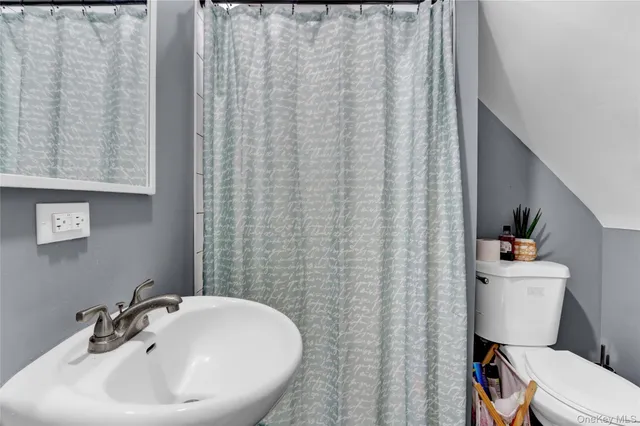 $899,999 | 104-45 198th Street | Hollis