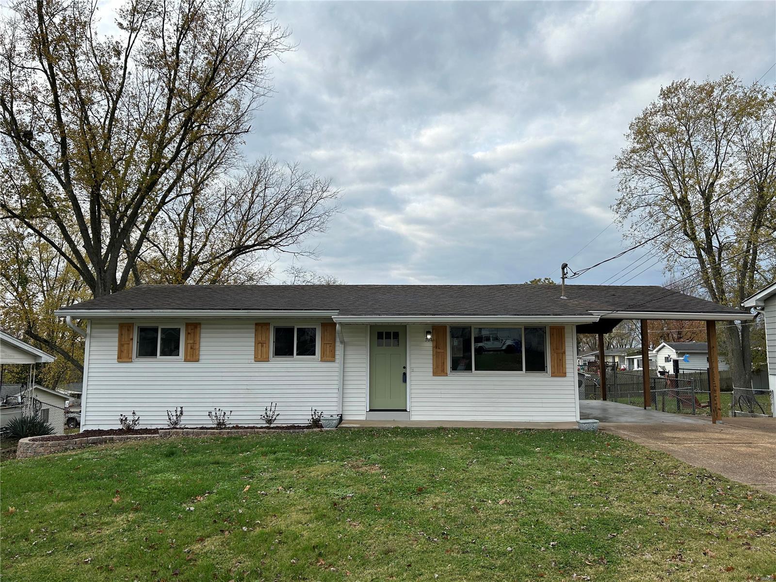 304 Sunset Drive Gray Summit, MO 63039 - Photo 1 of 26