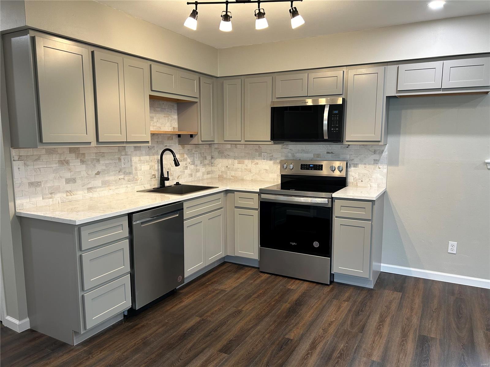 304 Sunset Drive Gray Summit, MO 63039 - Photo 5 of 26