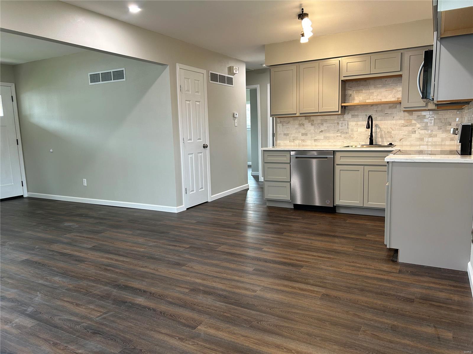 304 Sunset Drive Gray Summit, MO 63039 - Photo 8 of 26