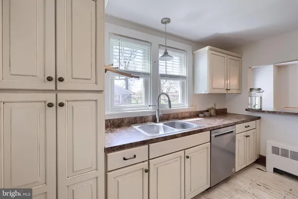 $299,900 | 277 Sprecher Road, Lancaster, PA 17603