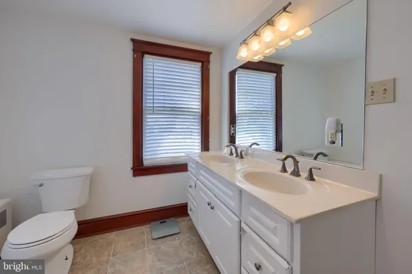 $299,900 | 277 Sprecher Road, Lancaster, PA 17603