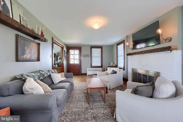 $299,900 | 277 Sprecher Road, Lancaster, PA 17603