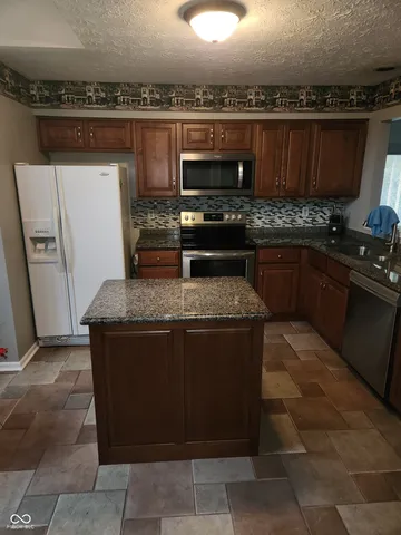 $339,900 | 9172 Fireside Drive, Indianapolis, IN 46250