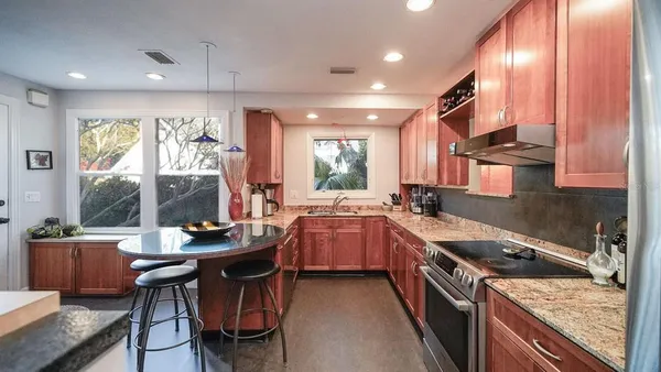 $1,199,000 | 115 21st Avenue Northeast, St. Petersburg, FL 33704