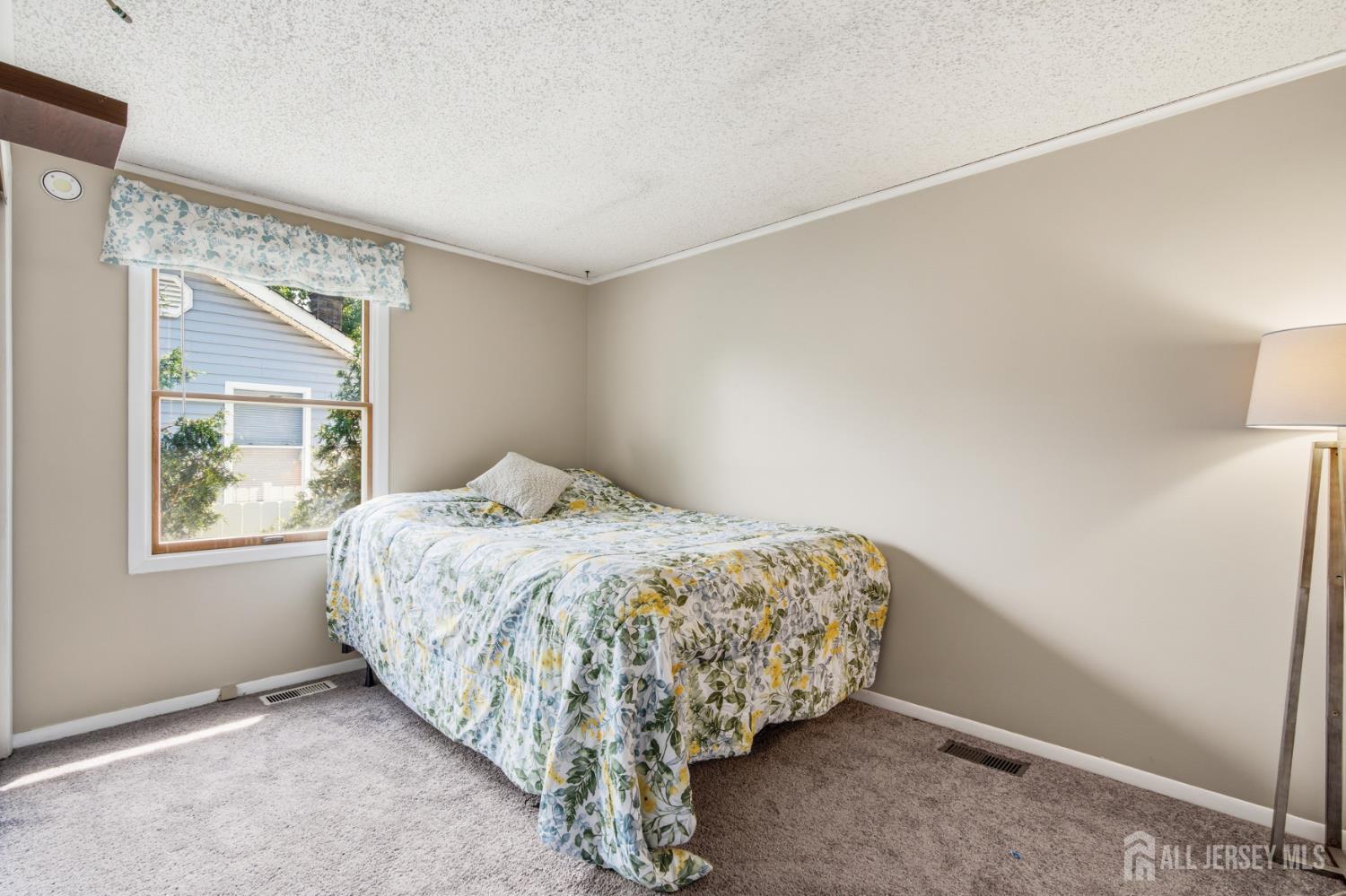 16 Avenue B Helmetta, NJ 08828 - Photo 14 of 28