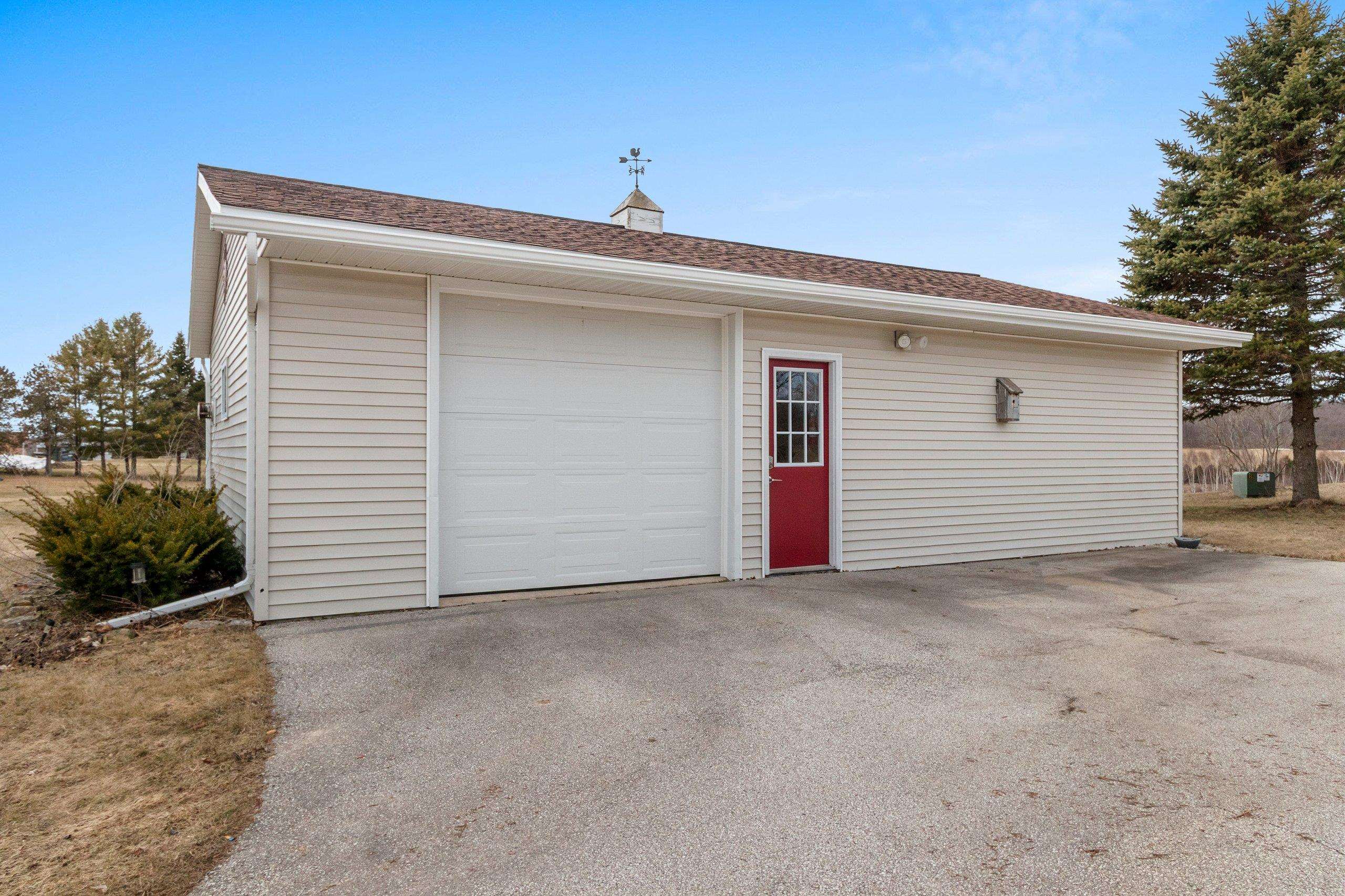 4879 Mathey Road Sturgeon Bay, WI 54235 - Photo 8 of 86