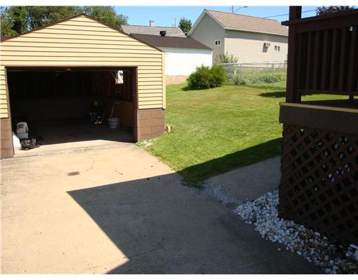213 Jane Avenue Richeyville, PA 15358 - Photo 2 of 5 Exterior Front. Garage