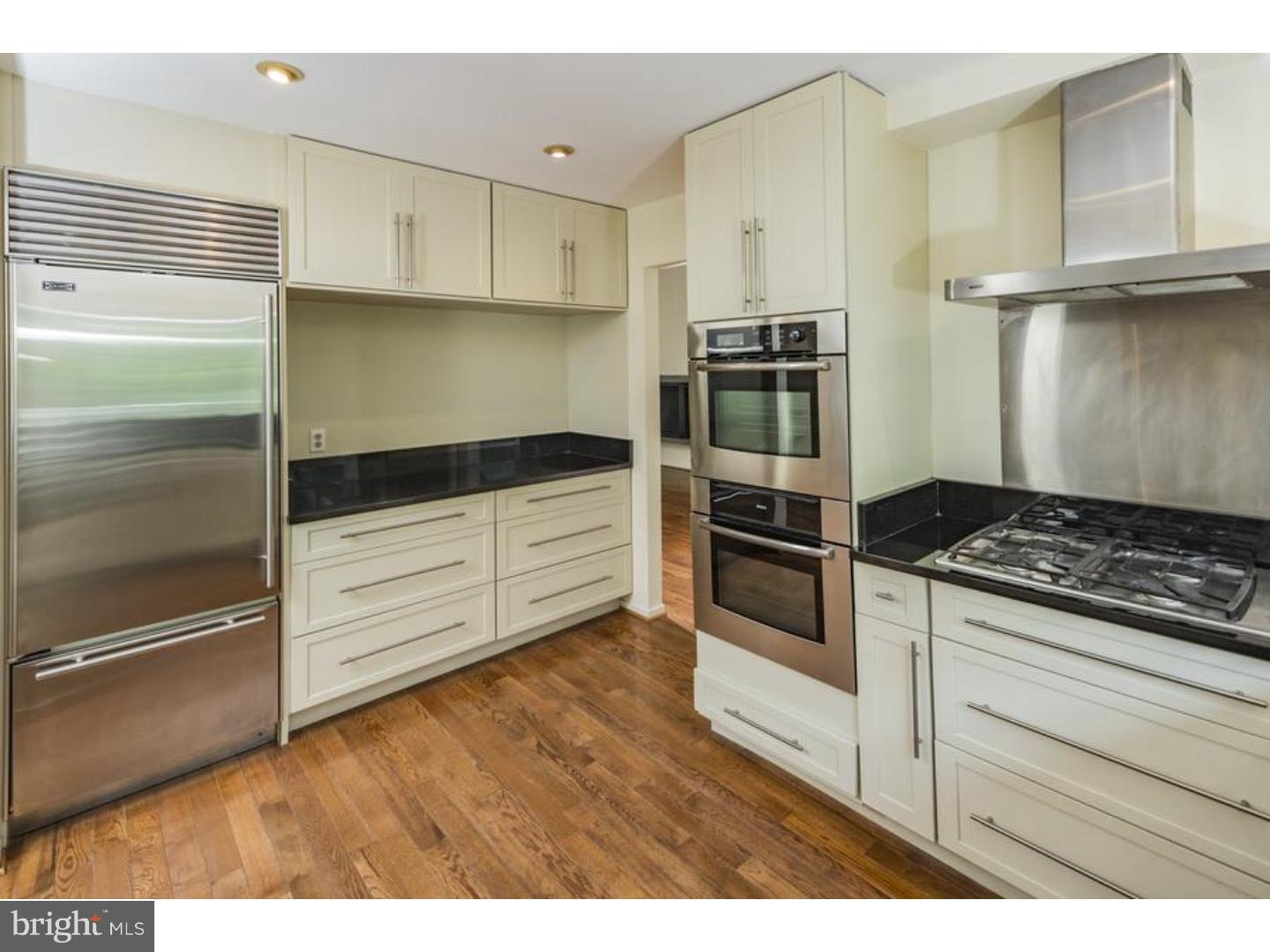 46 Ridgeview Circle Princeton, NJ 08540 - Photo 7 of 25 Kitchen