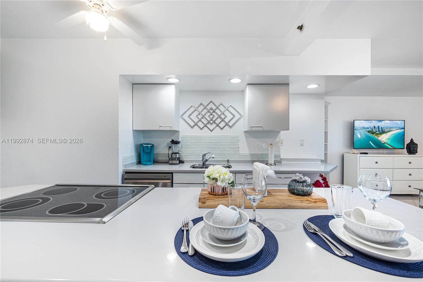 100 Lincoln Road, Unit 515 Miami Beach, FL 33139 - Photo 11 of 31