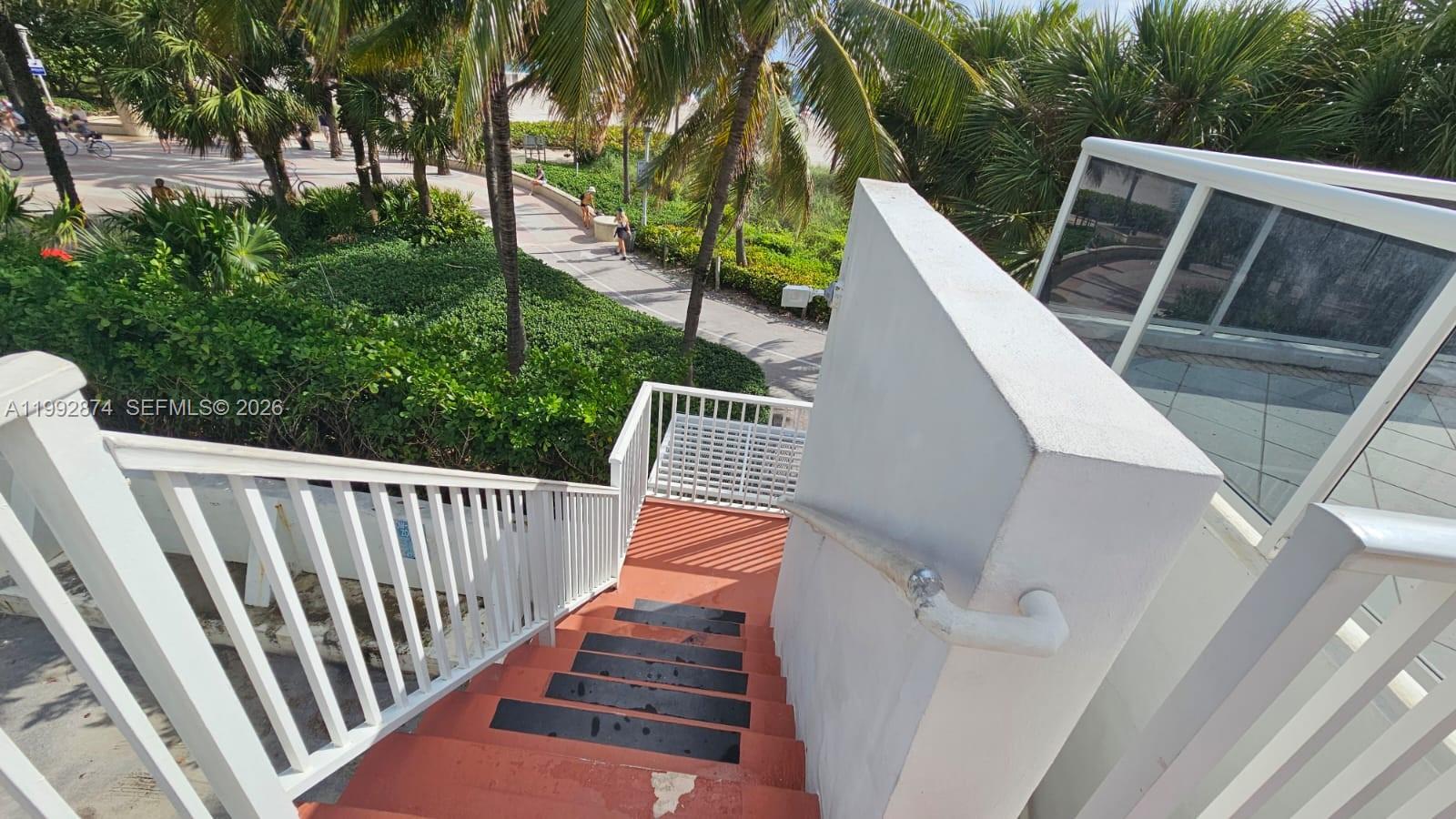 100 Lincoln Road, Unit 515 Miami Beach, FL 33139 - Photo 27 of 31 Beach Access