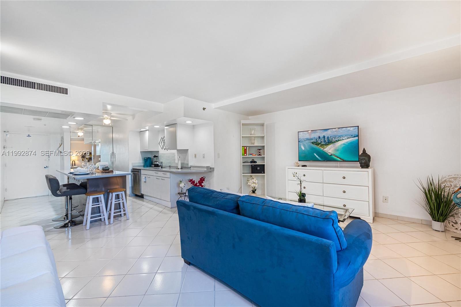 100 Lincoln Road, Unit 515 Miami Beach, FL 33139 - Photo 8 of 31