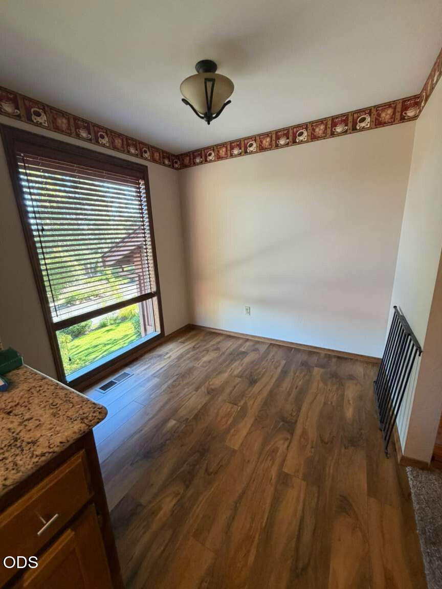 2586 Freedom Way Medford, OR 97504 - Photo 17 of 26