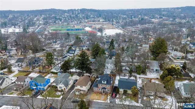 a picture of a wall with a white wall