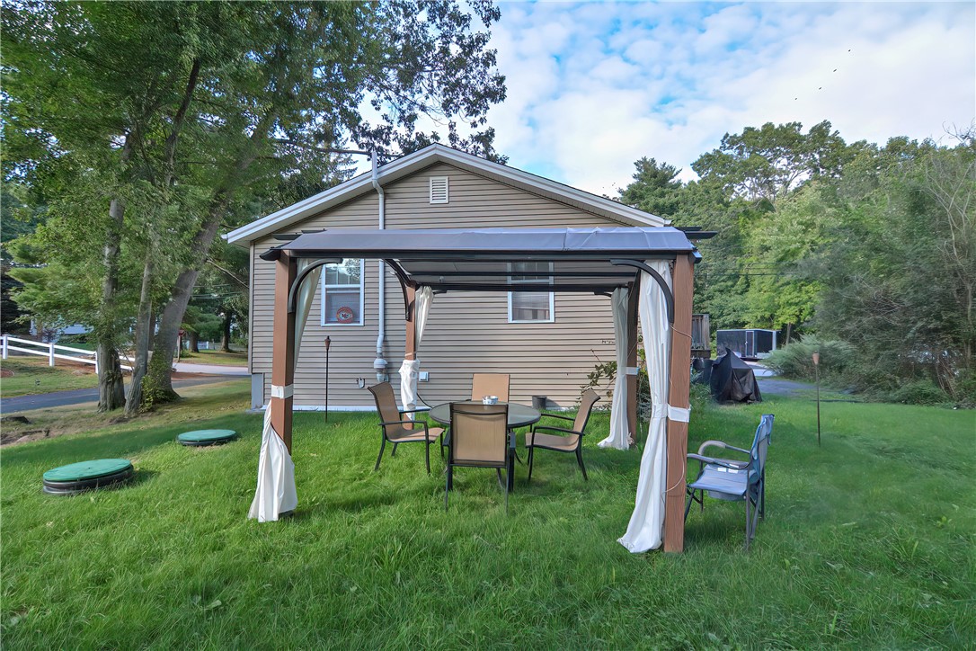 84 Angus Street Coventry, RI 02816 - Photo 8 of 26 Gallery Image 8