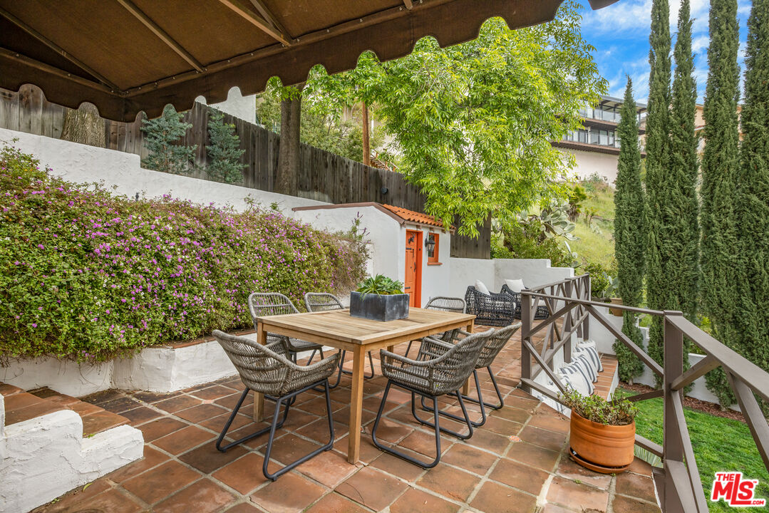861 Cavanagh Road Glendale, CA 91207 - Photo 15 of 21 a view of an outdoor space with a table and chairs
