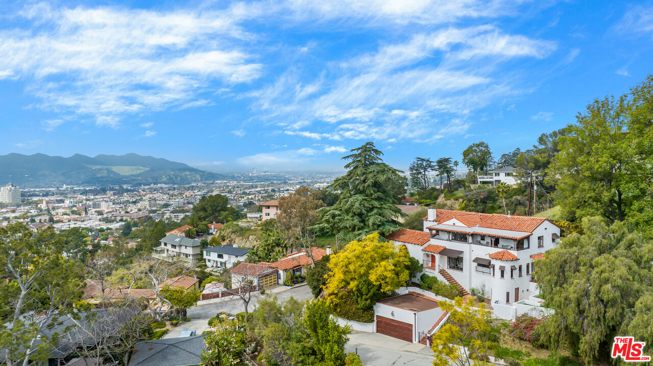 861 Cavanagh Road Glendale, CA 91207 - Photo 19 of 21 a view of a city with tall buildings