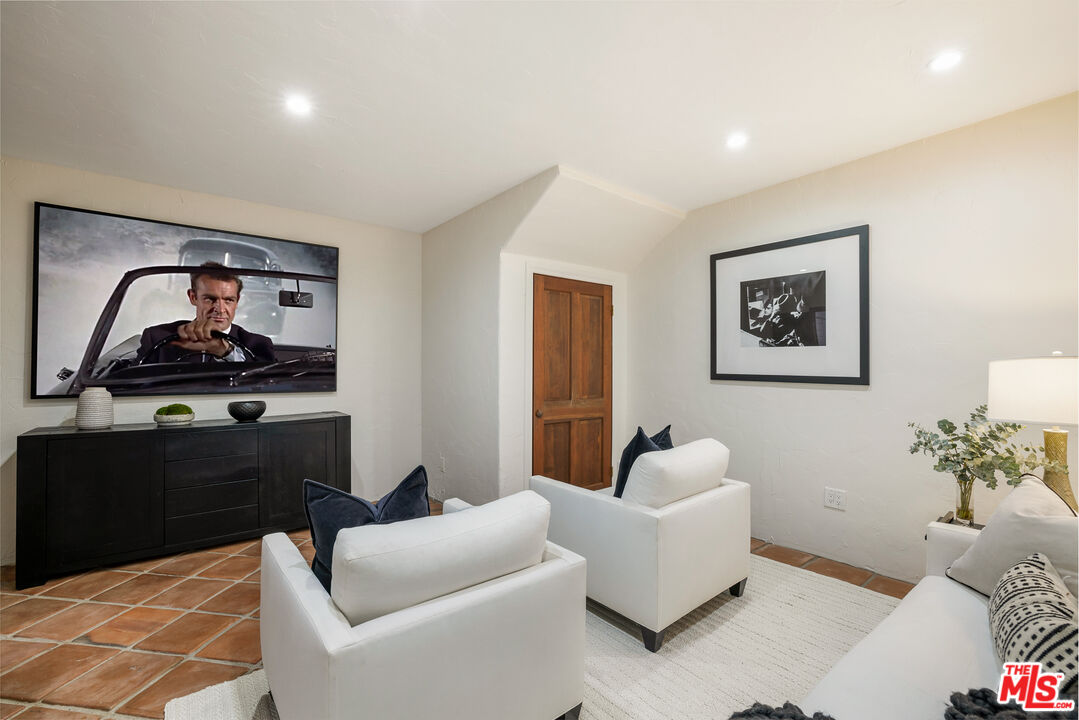861 Cavanagh Road Glendale, CA 91207 - Photo 9 of 21 a living room with furniture