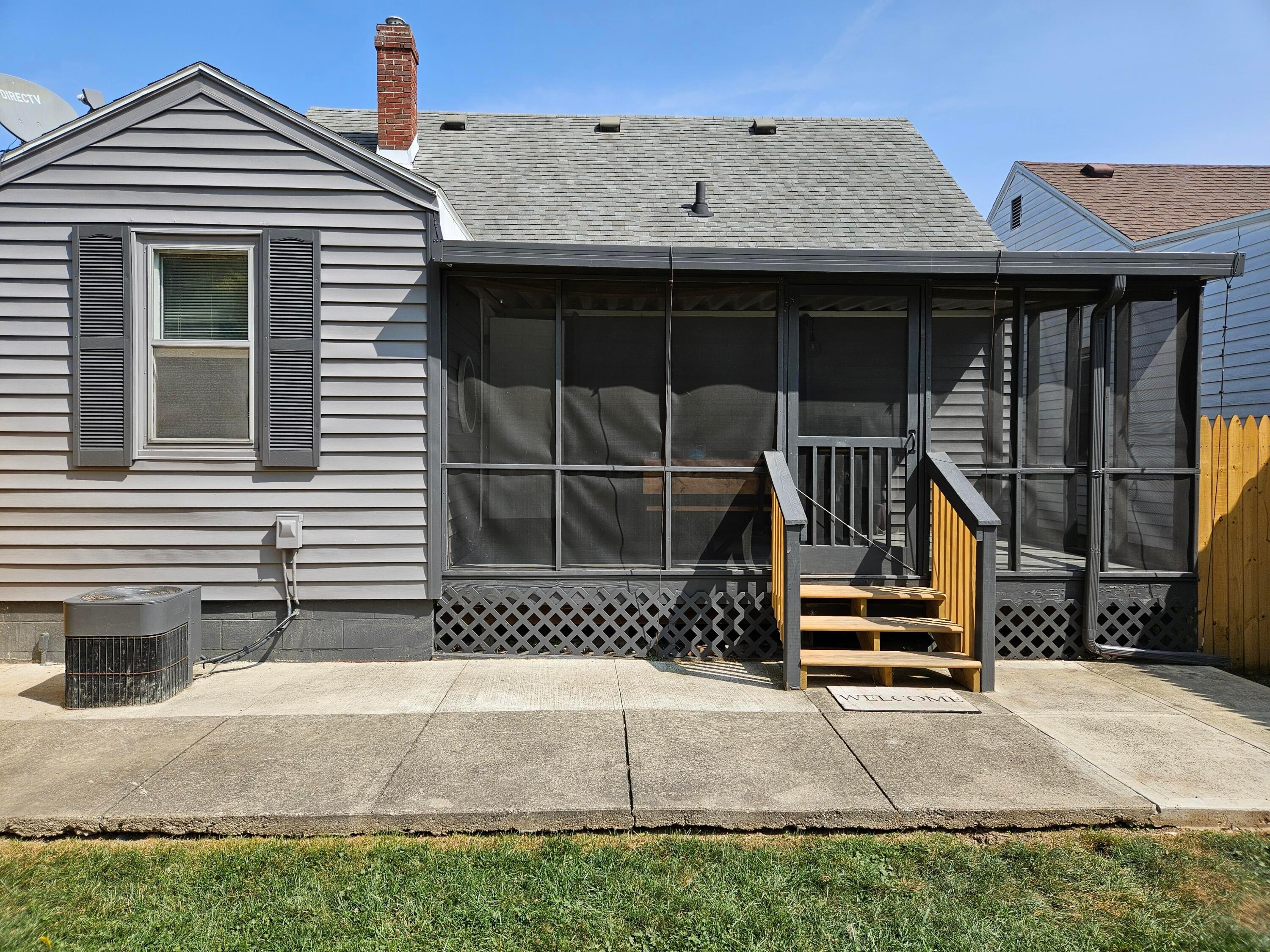 115 Lawnview Avenue Springfield, OH 45505 - Photo 14 of 15 Back of Tims