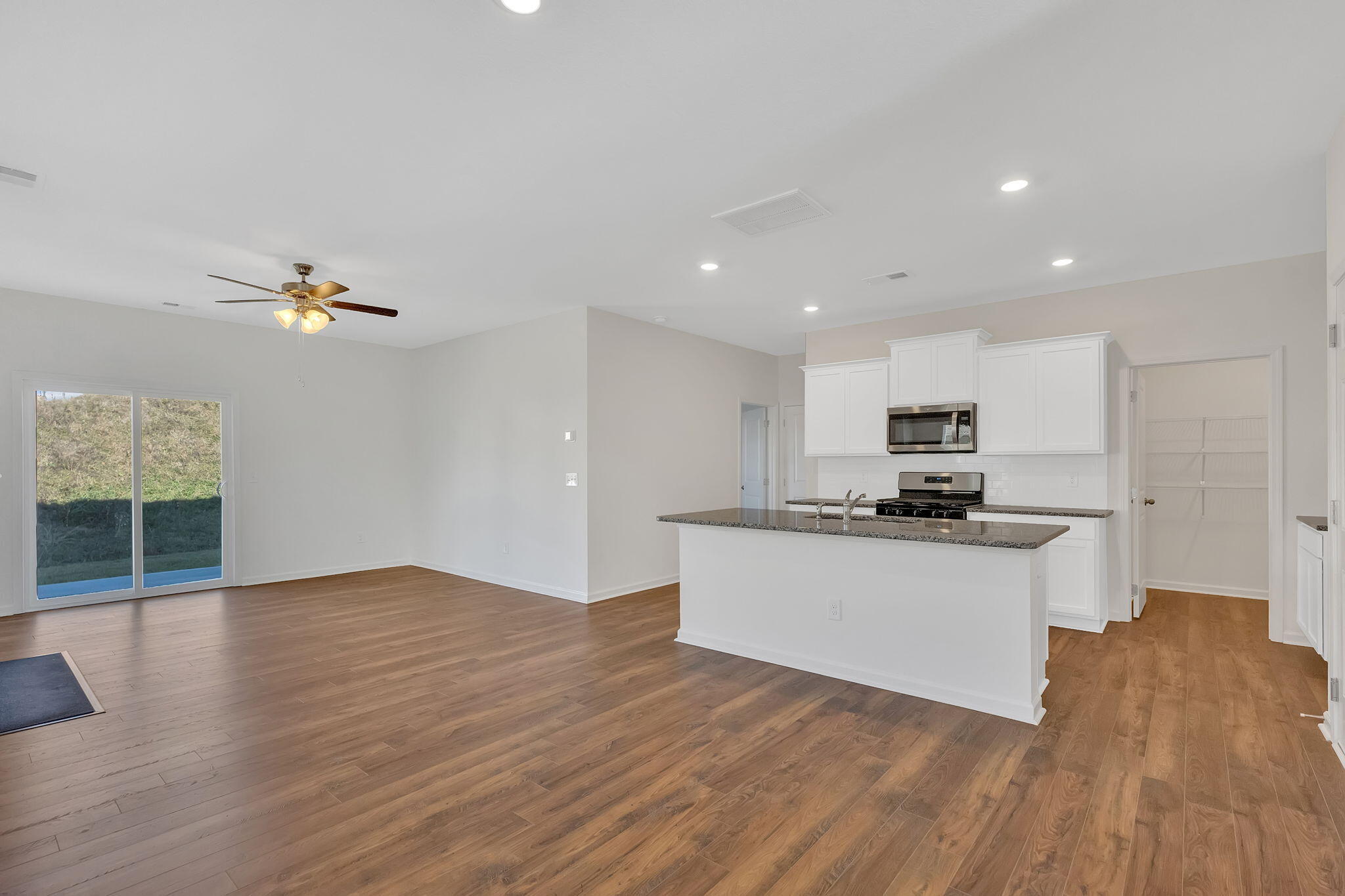 1112 Ridge Parke Kingsport, TN 37663 - Photo 1 of 15 3-web-or-mls-217A2306