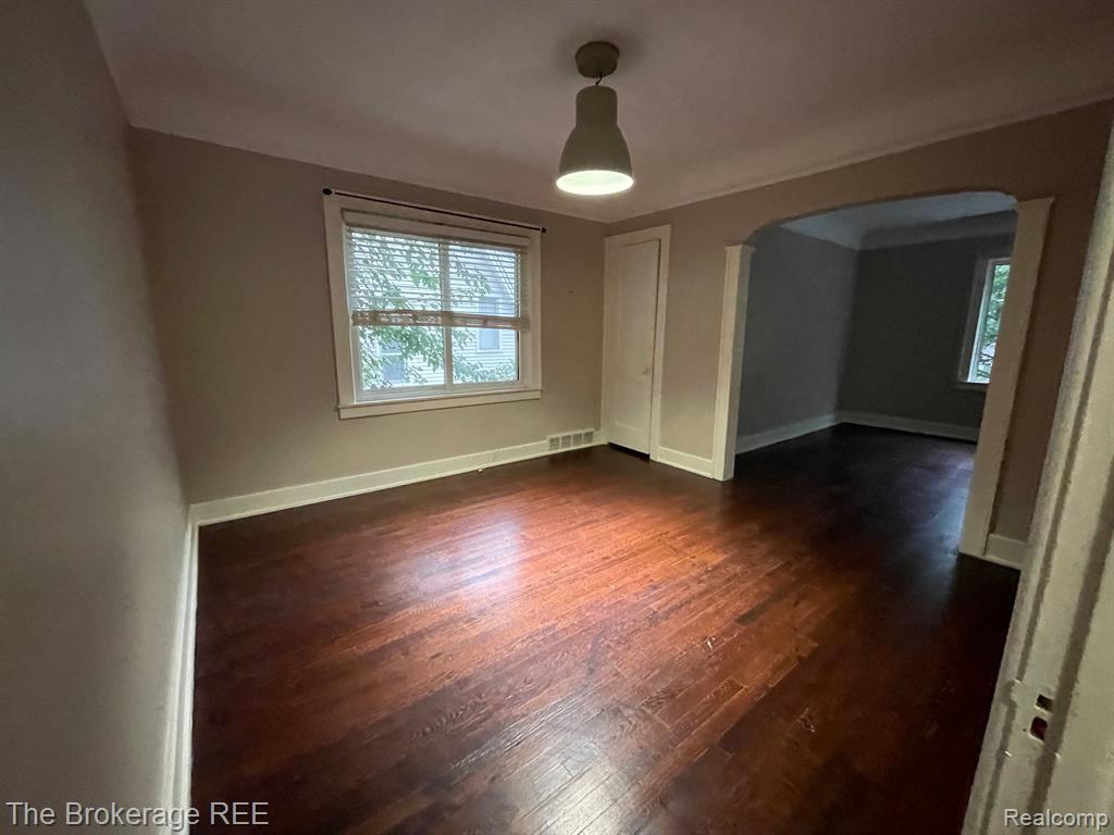 47 Fairwood Boulevard Pleasant Ridge, MI 48069 - Photo 14 of 33