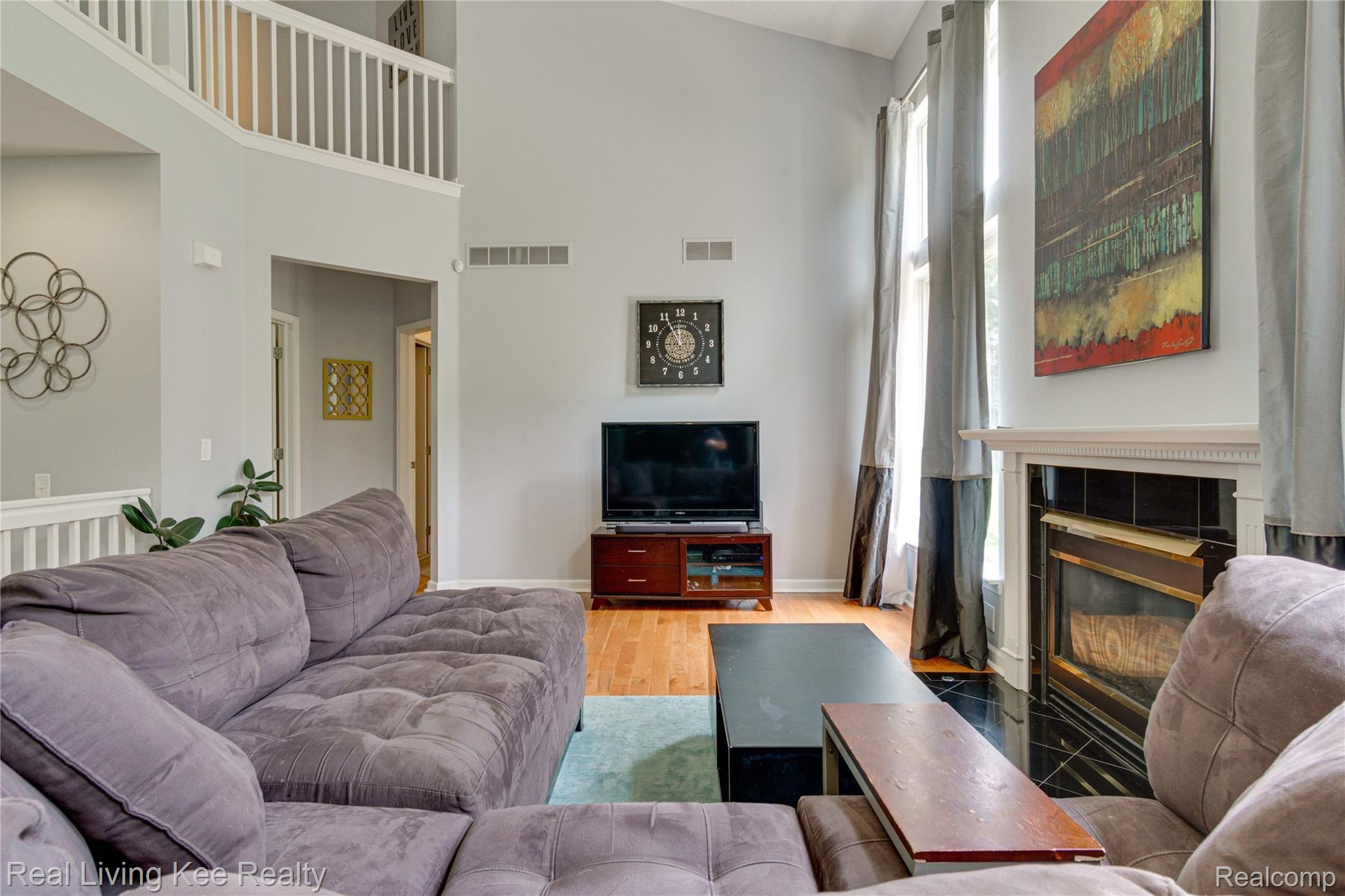 4792 Carrington Drive Rochester, MI 48306 - Photo 26 of 56 Interiors (18 of 48).jpg