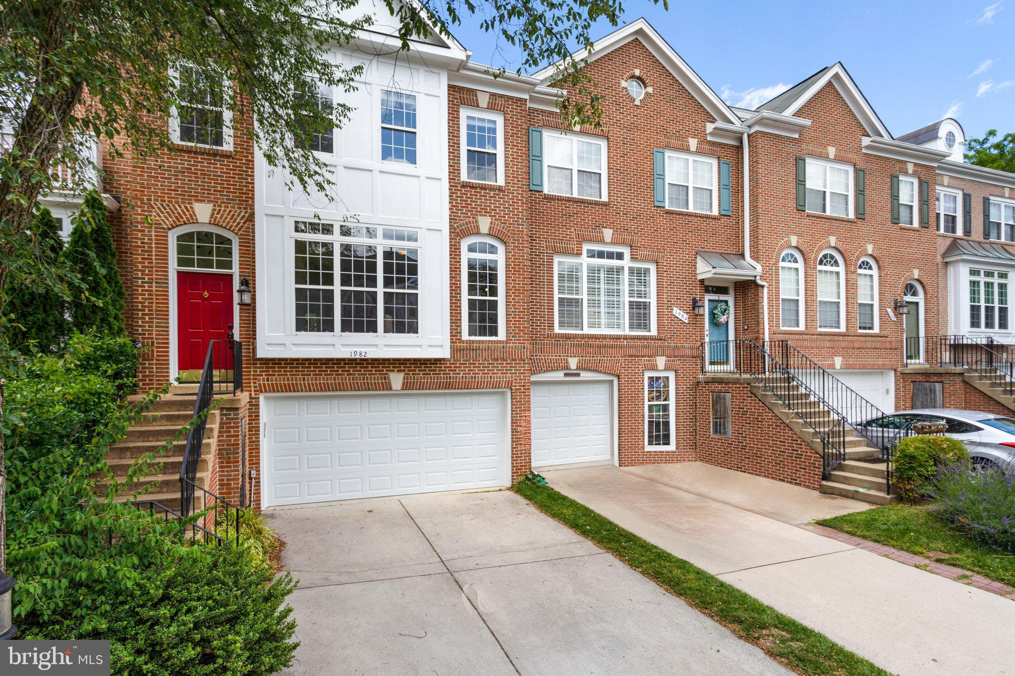 1982 Logan Manor Drive Reston, VA 20190 - Photo 3 of 40