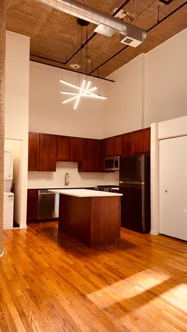 $2,600 | 758 North Larrabee Street, Unit 325, Chicago, IL 60654