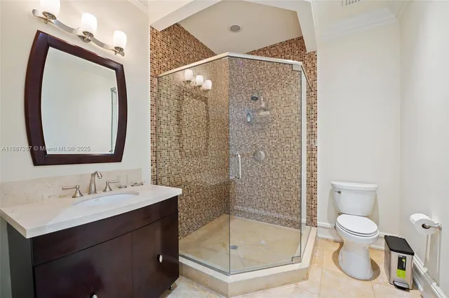 a view of a storage & utility room with washer and dryer