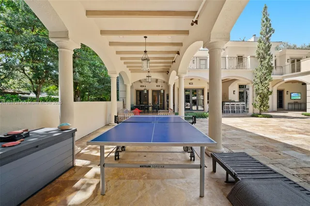 $6,950,000 | 9601 Southwest 60th Court, Pinecrest, FL 33156