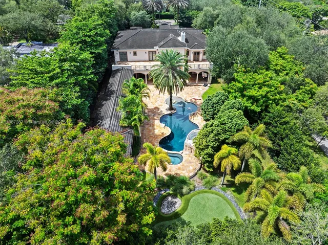 $6,950,000 | 9601 Southwest 60th Court, Pinecrest, FL 33156