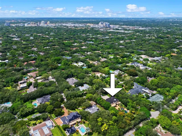 $6,950,000 | 9601 Southwest 60th Court, Pinecrest, FL 33156