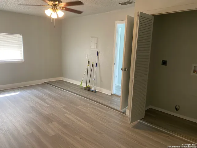 $1,500 | 12421 Trailing Oaks Street, Live Oak, TX 78233