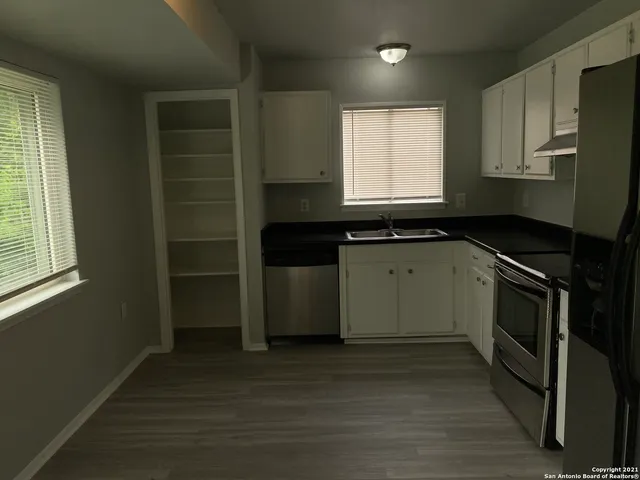 $1,500 | 12421 Trailing Oaks Street, Live Oak, TX 78233