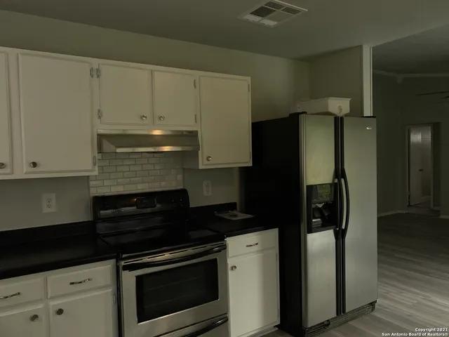 $1,500 | 12421 Trailing Oaks Street, Live Oak, TX 78233