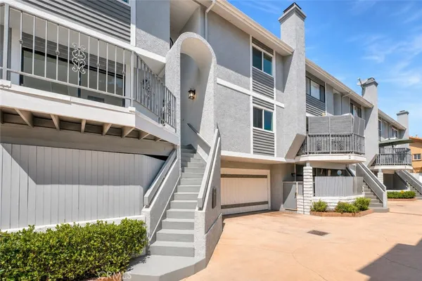 $1,395,000 | 2117 Grant Avenue, Unit 1, Redondo Beach, CA 90278