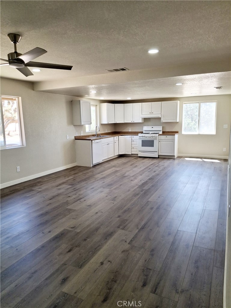 6906 Phelan Road Phelan, CA 92371 - Photo 4 of 11