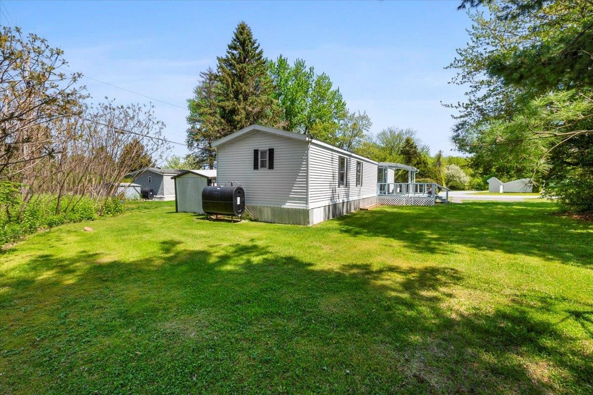 35 West Road Bennington, VT 05201 - Photo 2 of 22