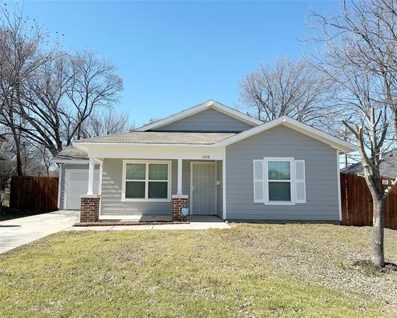 $1,800 | 1310 Stewart Street, Fort Worth, TX 76104