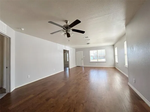 $1,800 | 1310 Stewart Street, Fort Worth, TX 76104